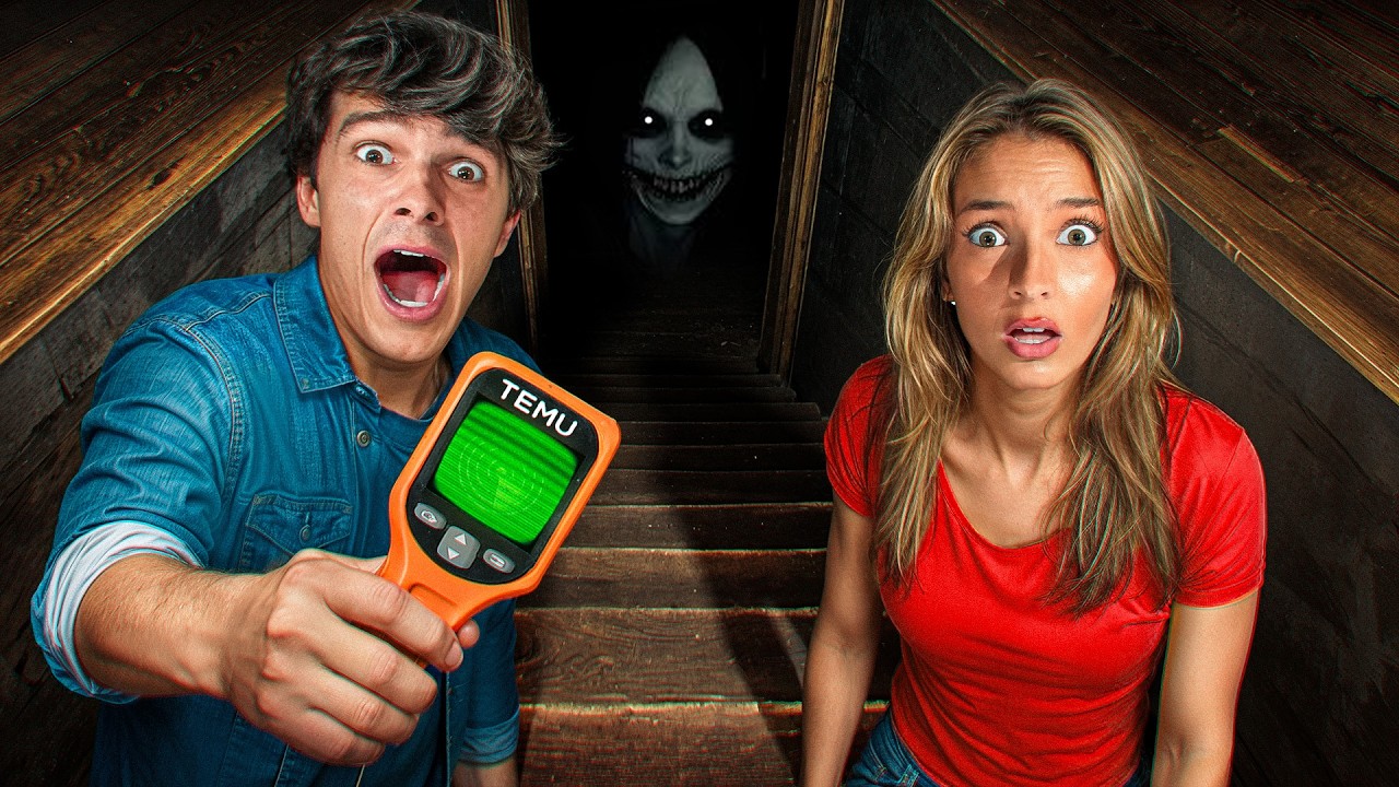 Overnight in the World's Most Haunted House! 👻