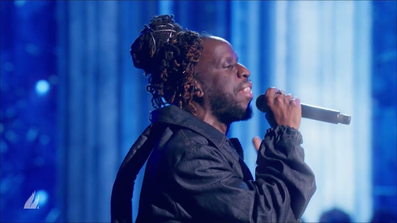 Youssoupha Live Performance of 'Dieu est grande' 🔥