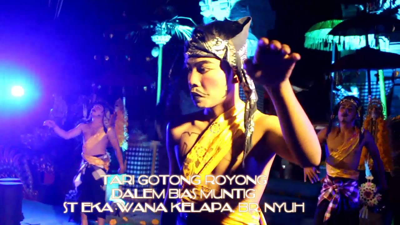 Tari Gotong Royong at St. Eka Wana Kelapa