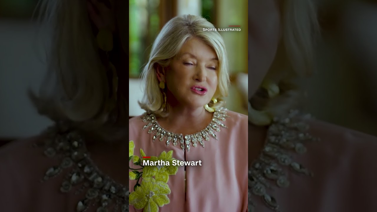 Martha Stewart, 81, Breaks Age Barrier as Oldest Sports Illustrated Swimsuit Cover Model π