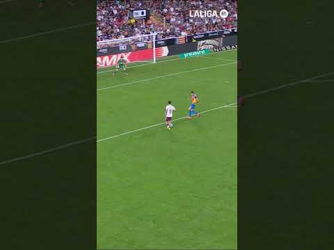 Era el tercero... y era un golazo, Georges 😳.#ValenciaVillarreal | #LALIGAHighlights