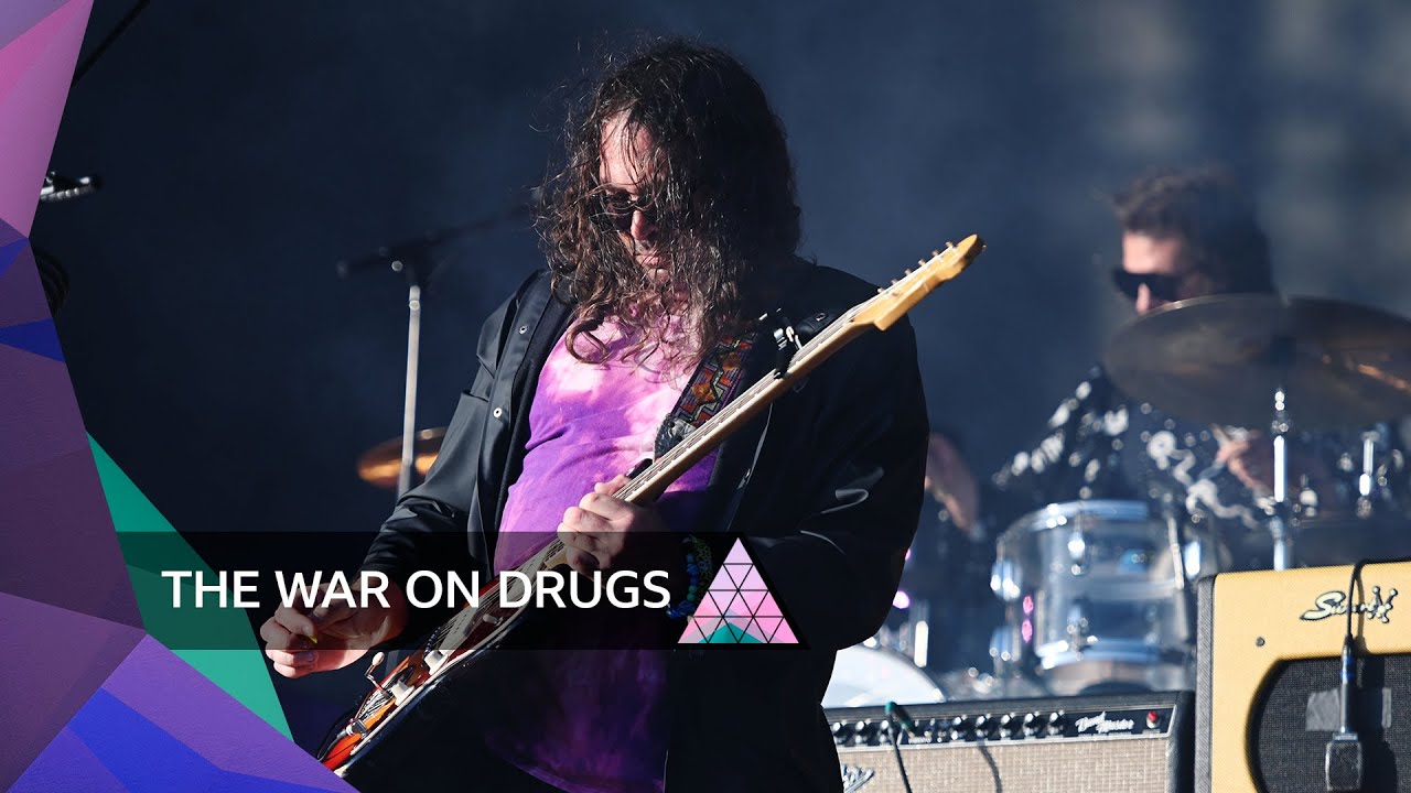 The War On Drugs Performs 'Under The Pressure' at Glastonbury 2023 🎶