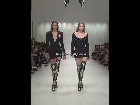 Runway moments when the supermodels were in sync #shorts #supermodel