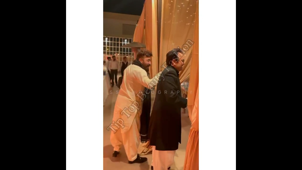 Behroz Sabzwari & Yasir Hussain's Fun Dance with Wife Safina π