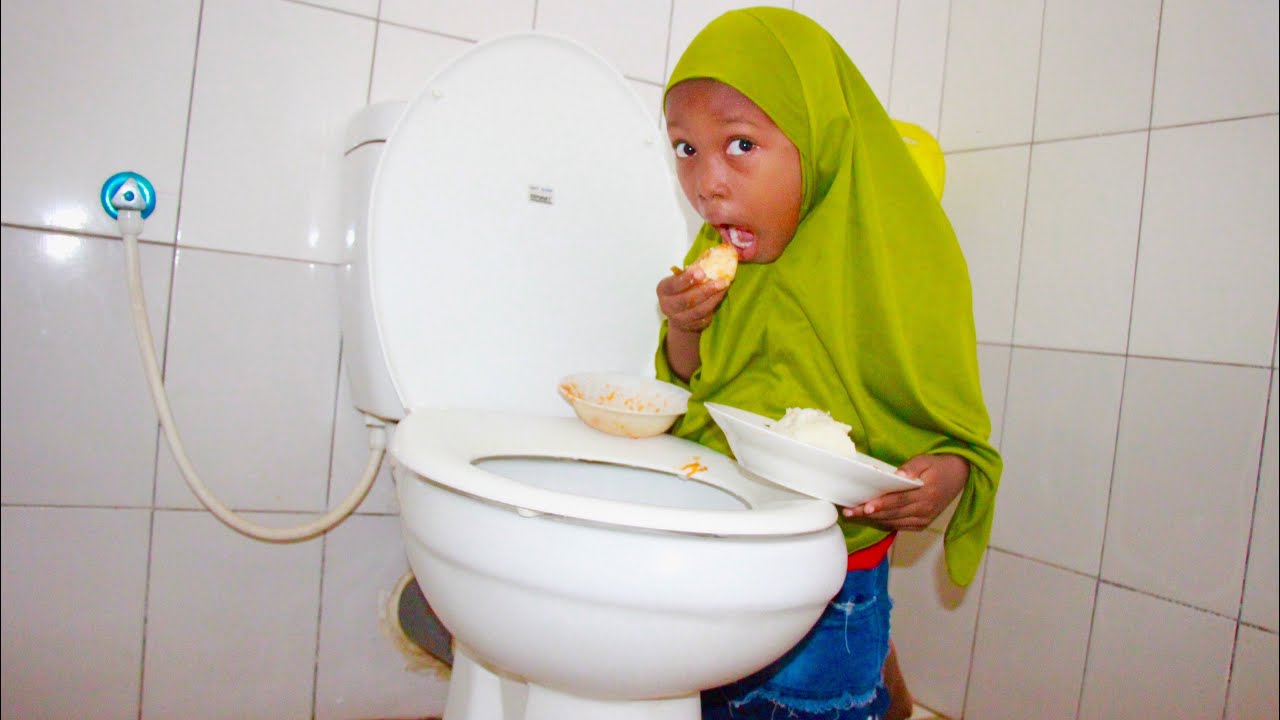 Aibu? Mtoto Akutwa Chooni kwa Uchozi wa Ajabu 😢