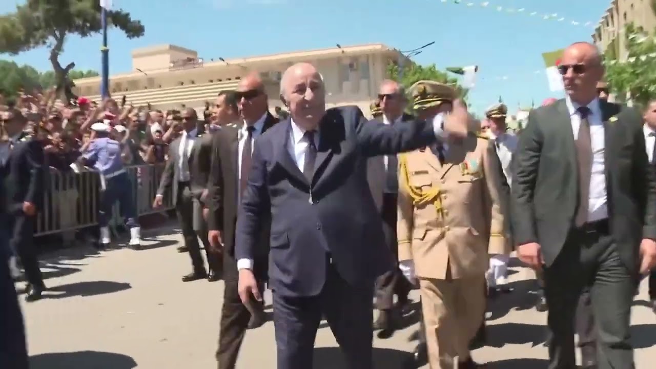 Tebboune Accueilli par une foule à Khenchela