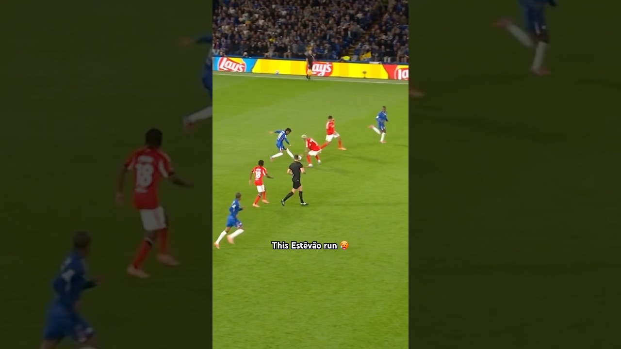 Estêvão's Unstoppable Play! ⚽ #ChampionsLeague