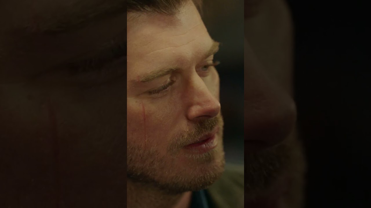 Kıvanç Tatlıtuğ ve Elçin Sangu'nun Komik Öpücük ve Anahtar Anı! 😂