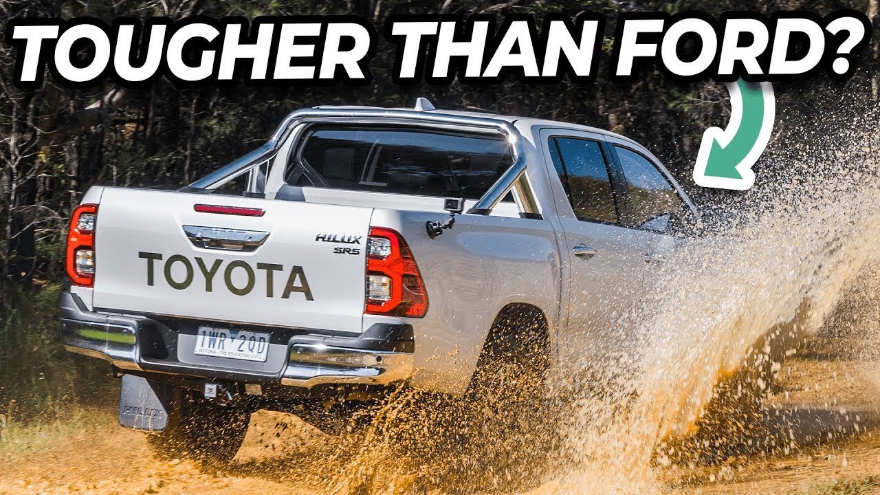 2023 Toyota Hilux SR5 4x4 Review 🚗