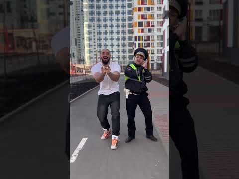 Лучший ТАНЕЦ с КОПОМ😂 | BITTUEV🤣