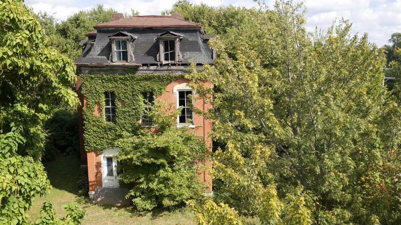 Drone View Beautiful Abandoned Historic Home In Quincy, Illinois (2 of 2) - 5th Street