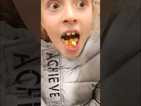 Что делать с жадностью🤣 #shorts #дети #доброеутро #юмор #tiktok #милана