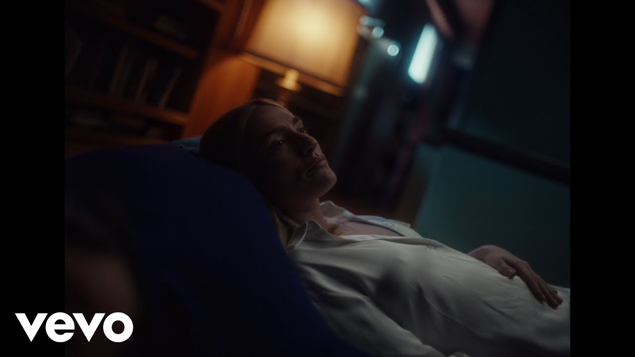 Mara Sattei - Duemilaminuti (Sanremo 2023 Official Video)