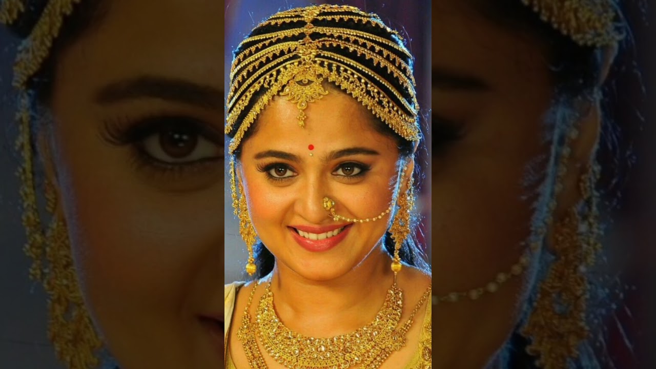 Anushka Shetty as Devasena in Bahubali π¬