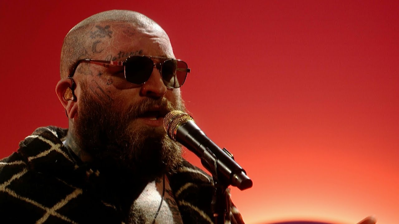 Teddy Swims Performs 'Lose Control' Live on The Graham Norton Show