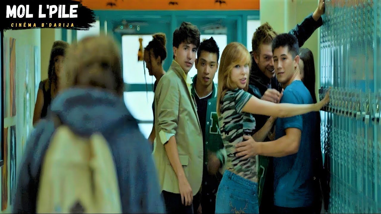 طالب يتعرض للتنمر في المدرسة 😢 والصديق من الجيش ينتقم