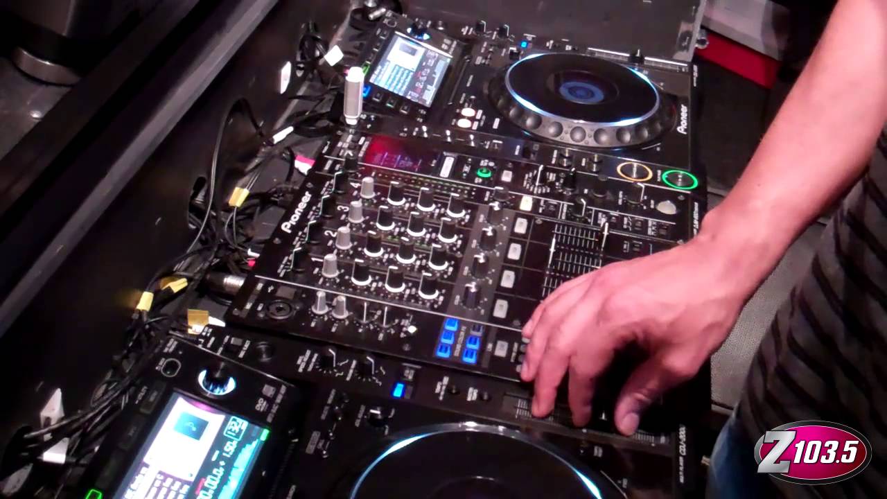 Armin van Buuren Live Performance and Interview at Z103.5 Studios