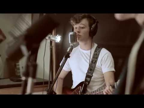 Les Petit Bâtards - Ficción - Sesiones en Graba Estudio