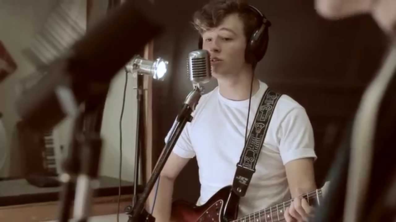 Les Petit Bâtards - Ficción - Sesiones en Graba Estudio