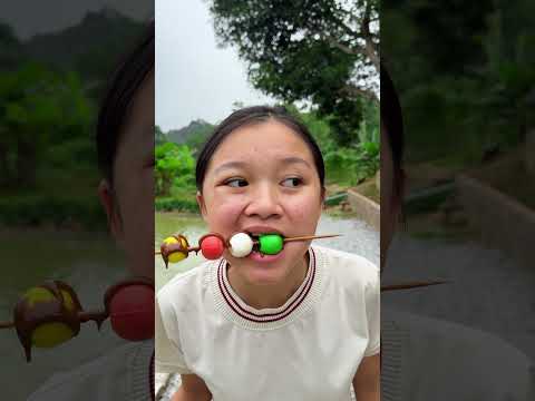 lan tỏa niềm vui và nụ cười chia sẻ đồ ăn cùng bà cháu gia hân với vòng quay vô tận của thời gian