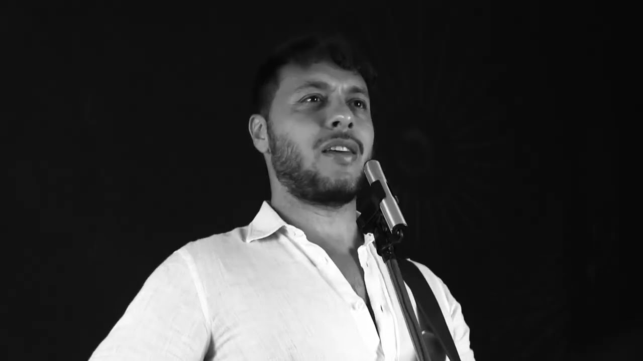 Twisting By The Pool - Marcello Porro ๐ถ