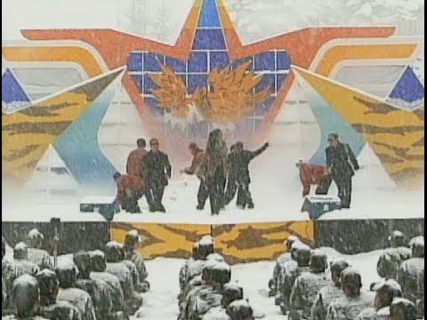 ZaZa Performs 'In the Bus' in Snow at Stage of the Comradeship ❄️