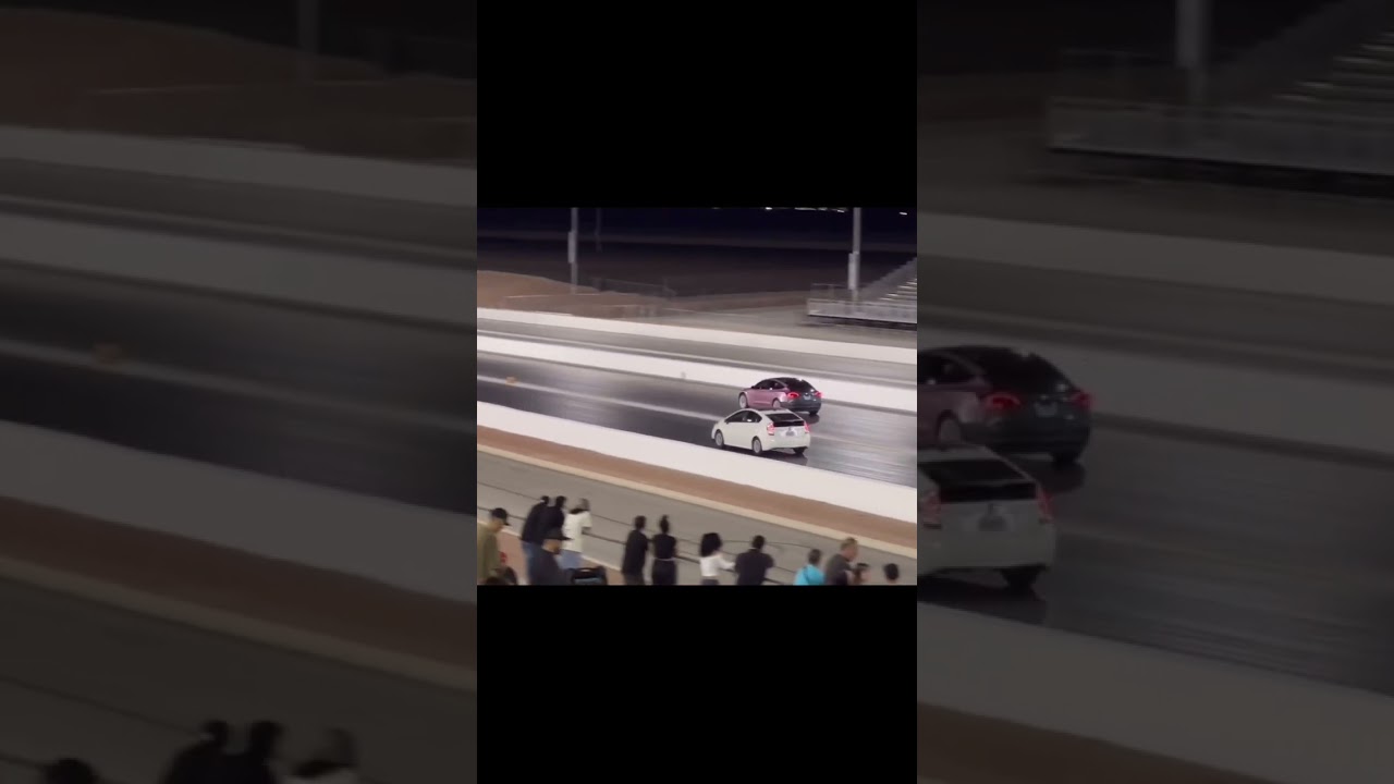 Tesla Model 3 vs Toyota Prius ๐