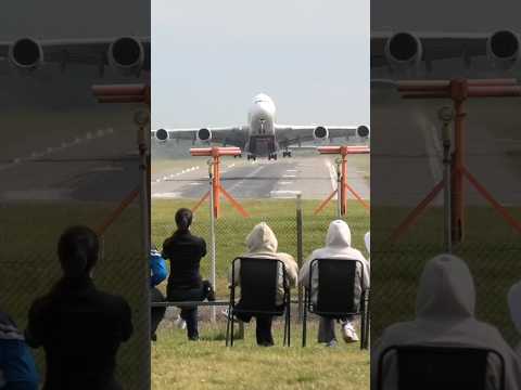 Emirates Airbus a380 takeoff ❤️✈️🇬🇧the world’s biggest passenger jet 🌍#aviation