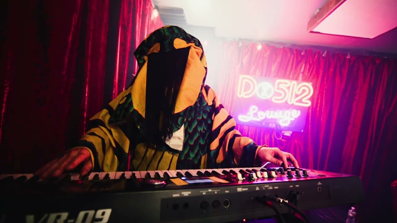 Sun Atlas Performs 'Intergalactic Medium' at Do512 Lounge πΆ
