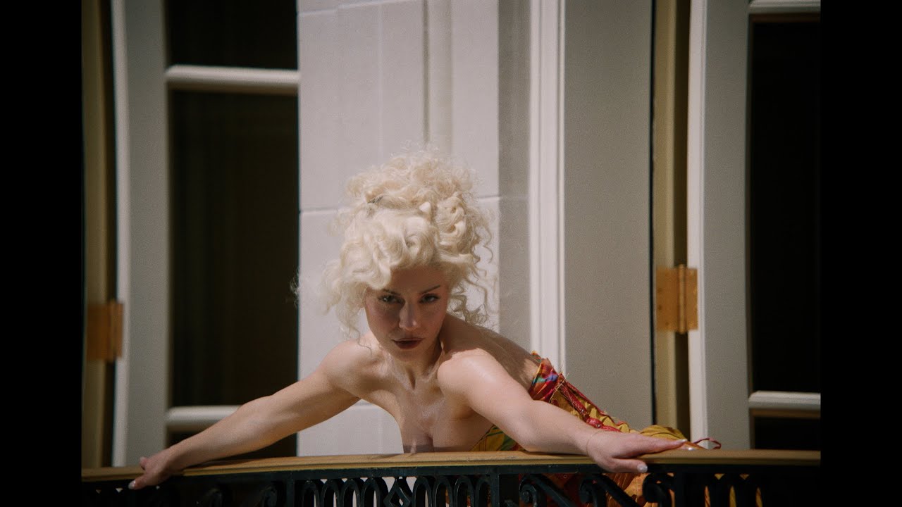 MARINA - CUNTISSIMO (Official Video)