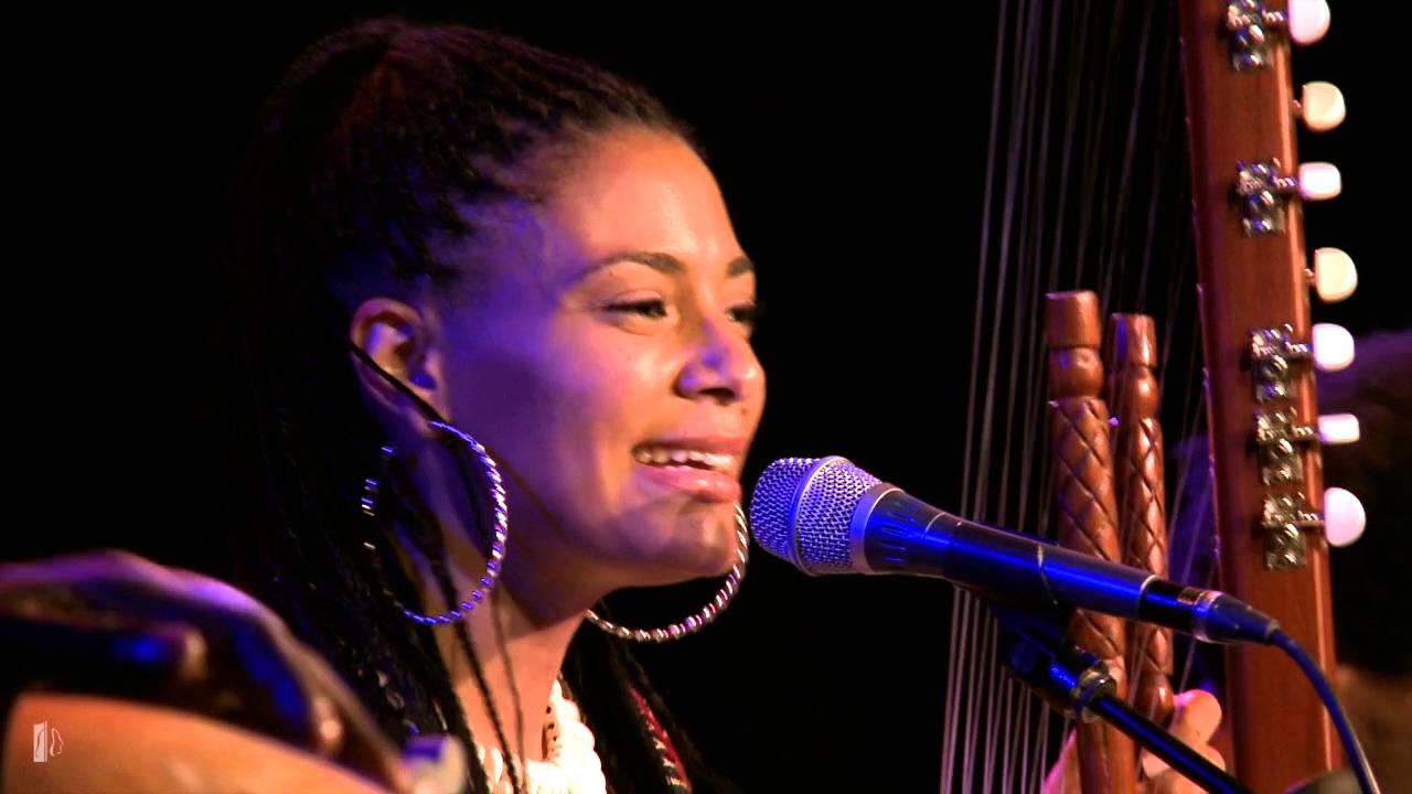 Sona Jobarteh & Band - Traditional Kora Music from West Africa