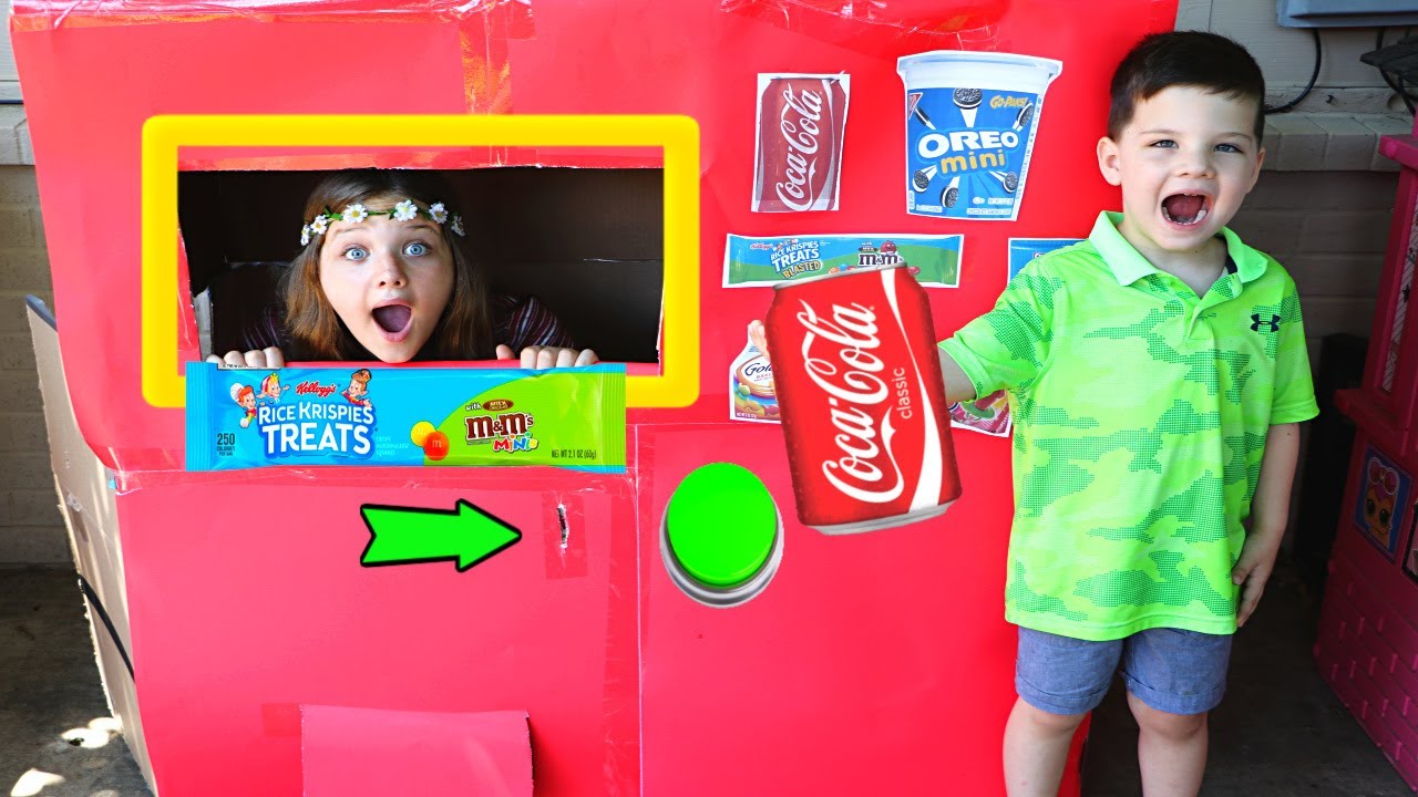 Caleb's Fun Vending Machine Pretend Play with Kids Toy Story! 🍫