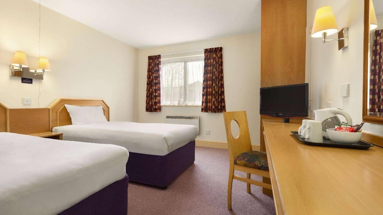 Stay at Days Inn Sevenoaks Clacket Lane β Comfortable & Convenient Hotel in Tandridge, UK π