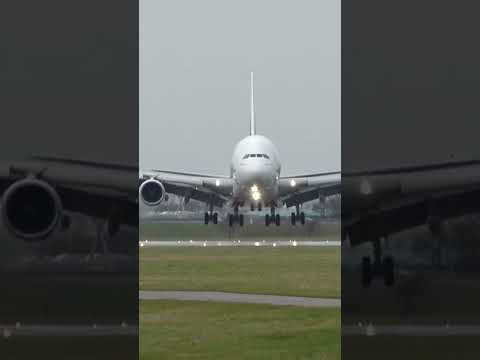 A380 Crosswind Landing
