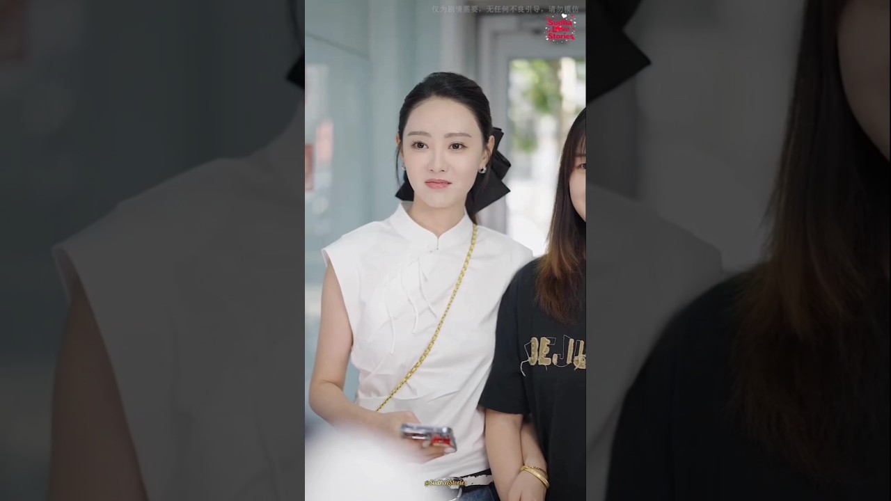 Store Overcharges Woman for Purse 👜