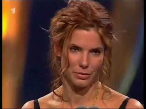 Sandra Bullock spricht schnell Deutsch 🇩🇪