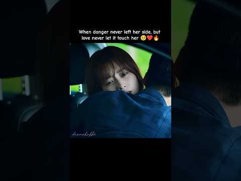 The way he turns fear into love 🥺💞 | Kdrama ~ W: Two Worlds #kdrama #wtwoworlds #shorts #webtoon