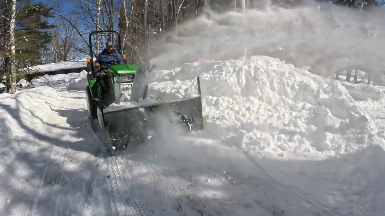 Deere 2032R 60-Inch Snow Blower ❄️