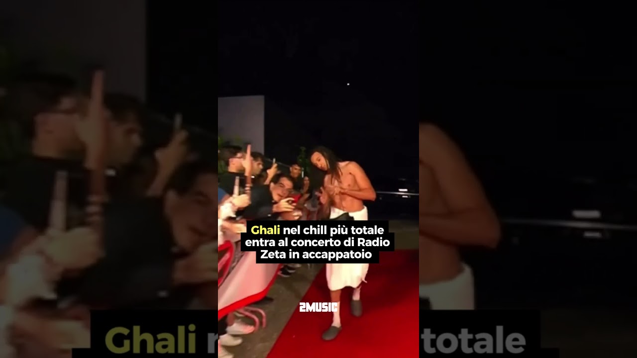 GHALI Sorprende a Todos al Entrar en Concierto ¡Con un Accappatoio! 🎤