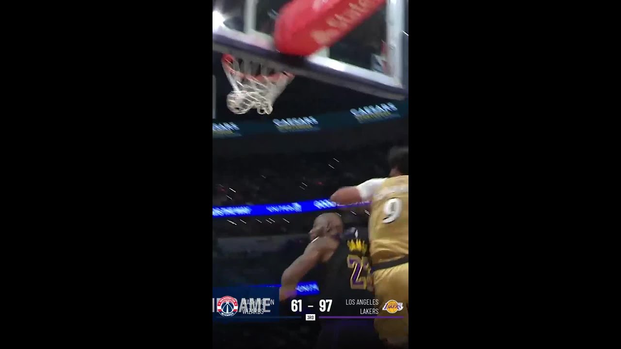 Justin Champagnie’s Amazing Dunk 🏀