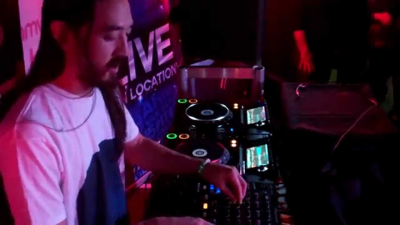 Steve Aoki's Live Set on Z103.5 at HMV Underground