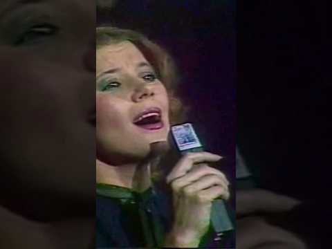 ЛЮДМИЛА СЕНЧИНА-СОЛДАТКА #песня #людмиласенчина #shorts