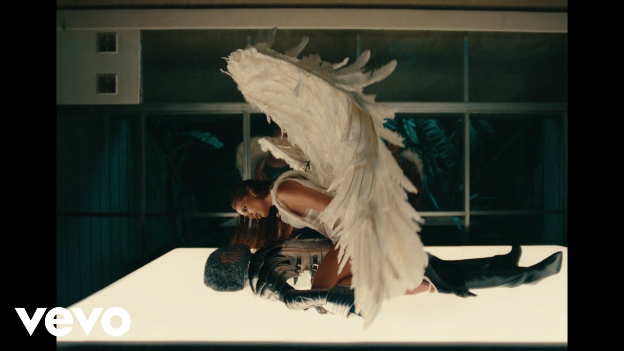 Anitta - ROMEO (Official Music Video)