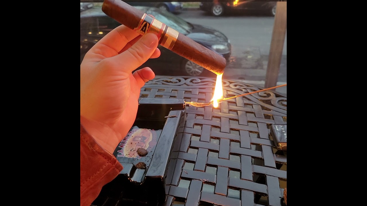 Chibrituri din Lemn de Cedru pentru Aprinderea Trabucurilor de Lux 🥃