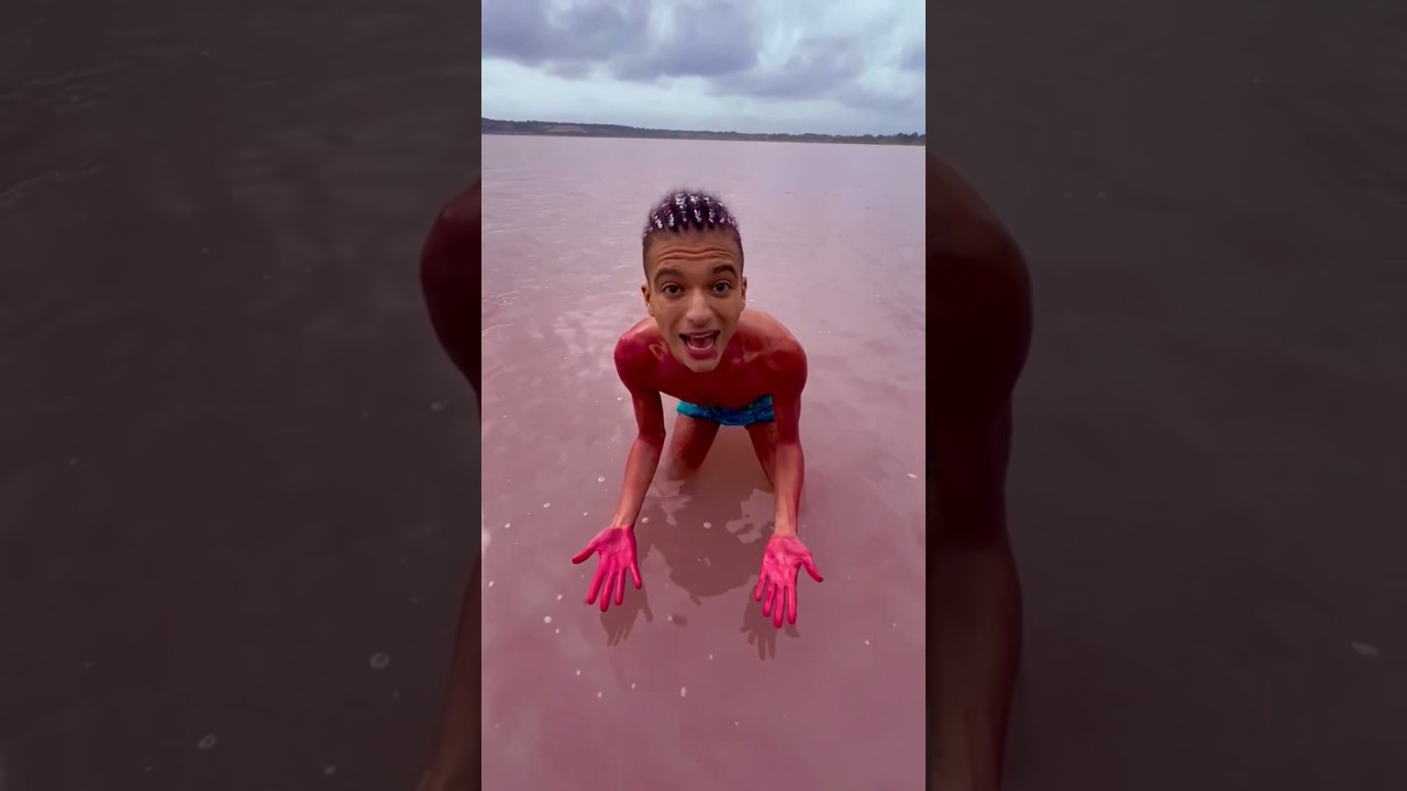 Je fais P I P I dans l'eau violette : réaction incroyable ! 😱