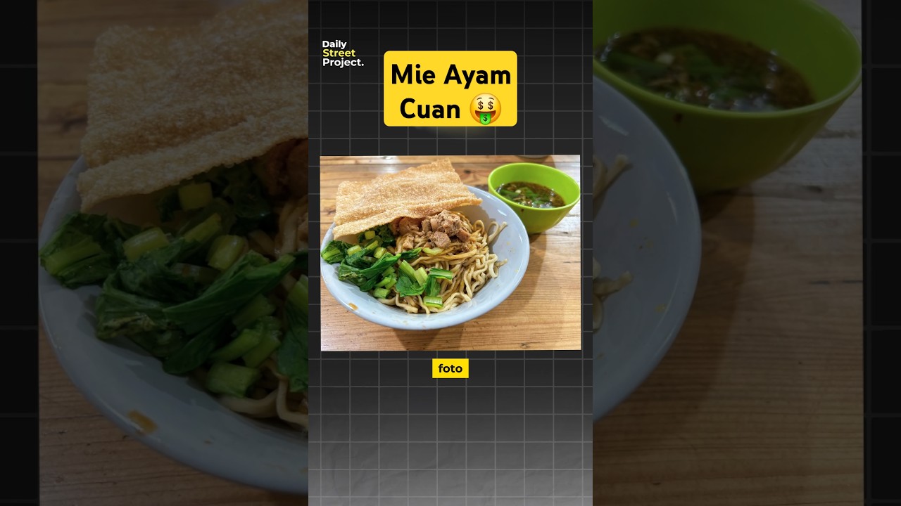 Makan Mie Ayam dan Menghasilkan Uang di Shutterstock