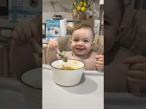 ЧТО КУШАЕТ ЕВОЧКА? 🥘🩷 #дети #baby #малыш #діти #развитие #материнство #семья