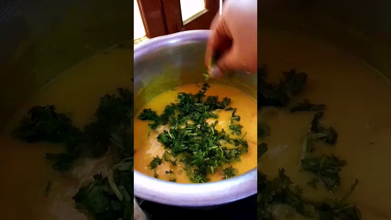 स्वादिष्ट बैगन की कड़ी रेसिपी 🍆 | घर पर बनाएं आसान और टेस्टी कड़ी