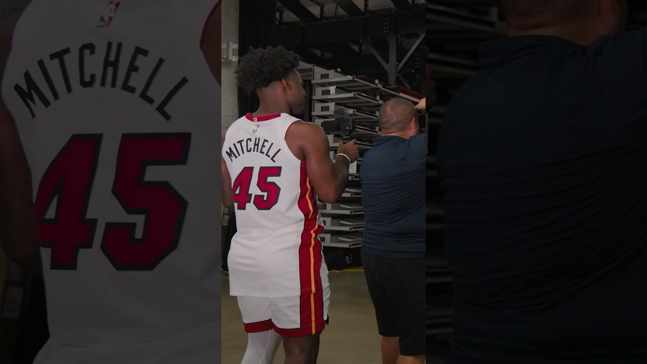 Davion Mitchell Vlog Cam On Media Day 😎 #micdup  #miami #basketball