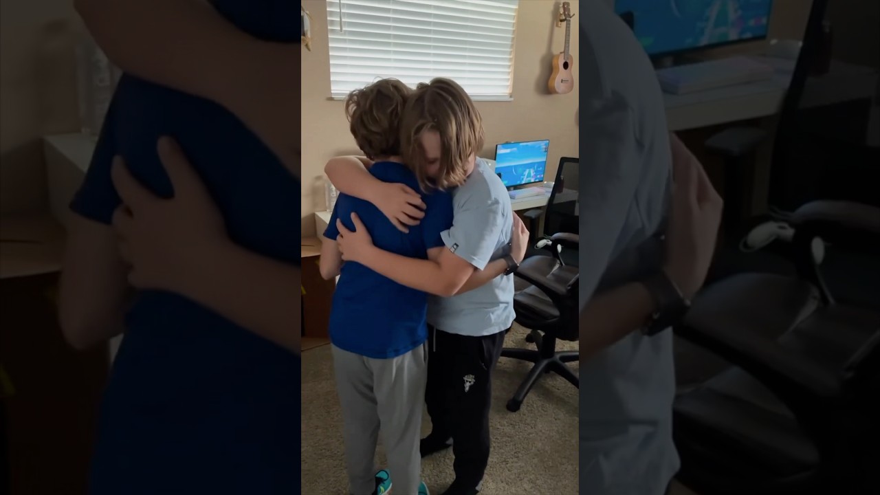 Heartwarming Moment: Best Friends Reunite After a Long Time! π€